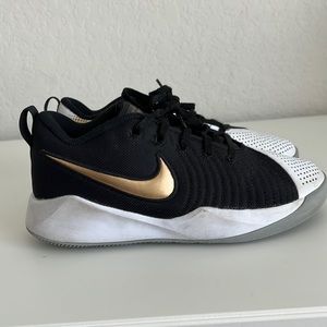 Nike Basketball shoes 🖤⭐️